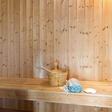 בית נופש Gorgeous In With Sauna Vinderup